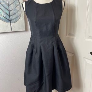 Migaino basic black sleeveless dress medium zip up